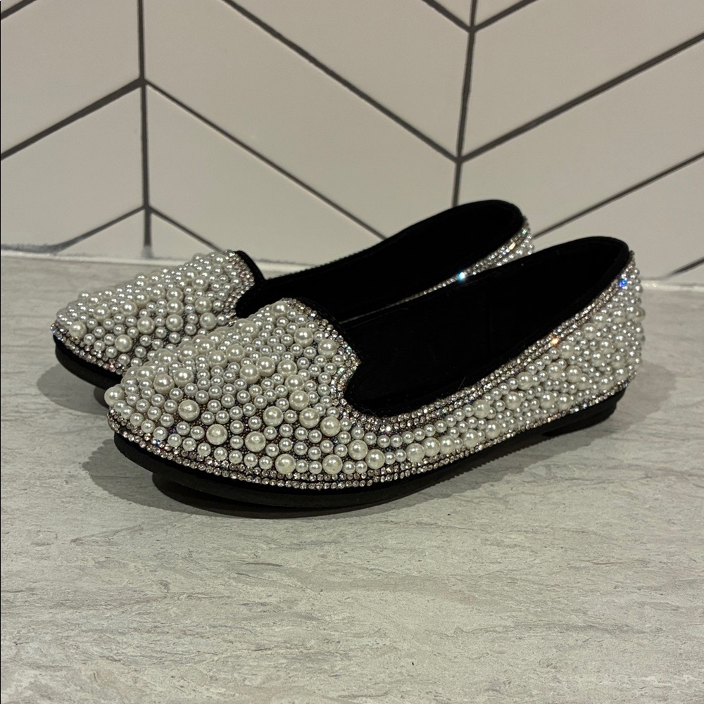 Link (1) Girls Embellished Pearl and Rhinestone Loafers